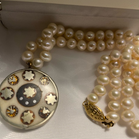 Vintage Pearl Necklace - Picture 2 of 2